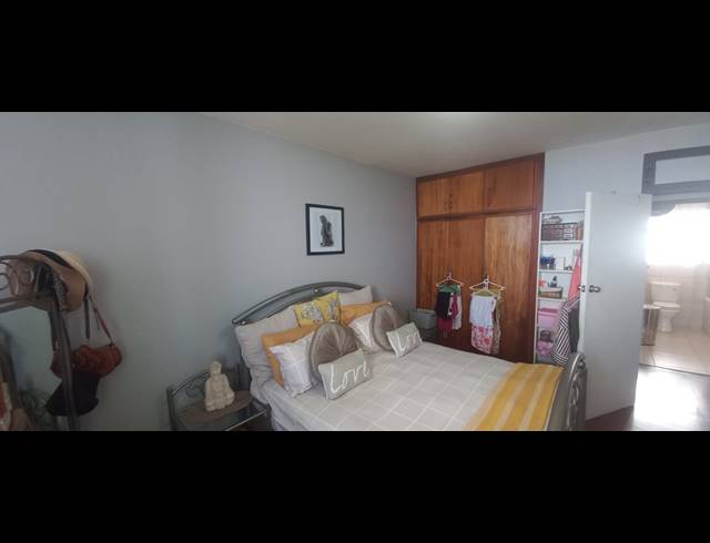 1.5 BEDROOM FLAT FOR SALE IN MORNINGSIDE